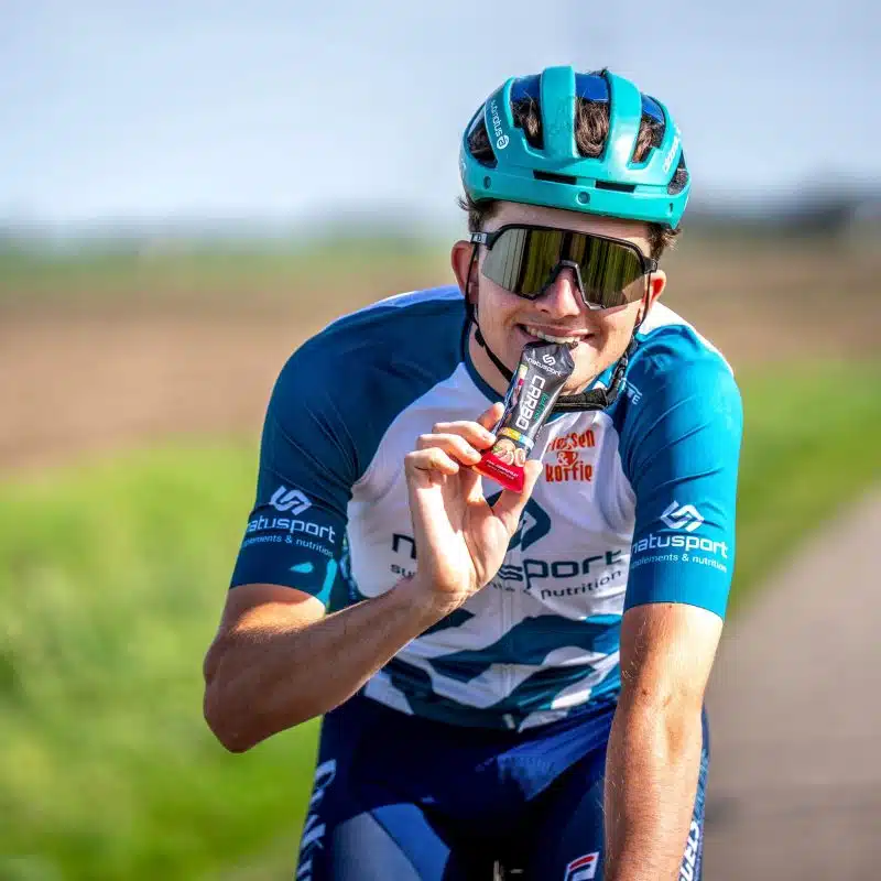 Natusport Real fruit Carbo Fruitgel met wielrenner op fiets